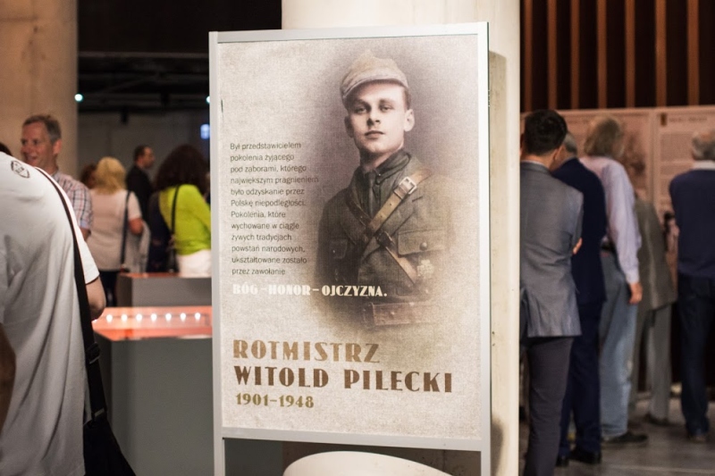 Postaci-symbole na wystawie głównej Muzeum