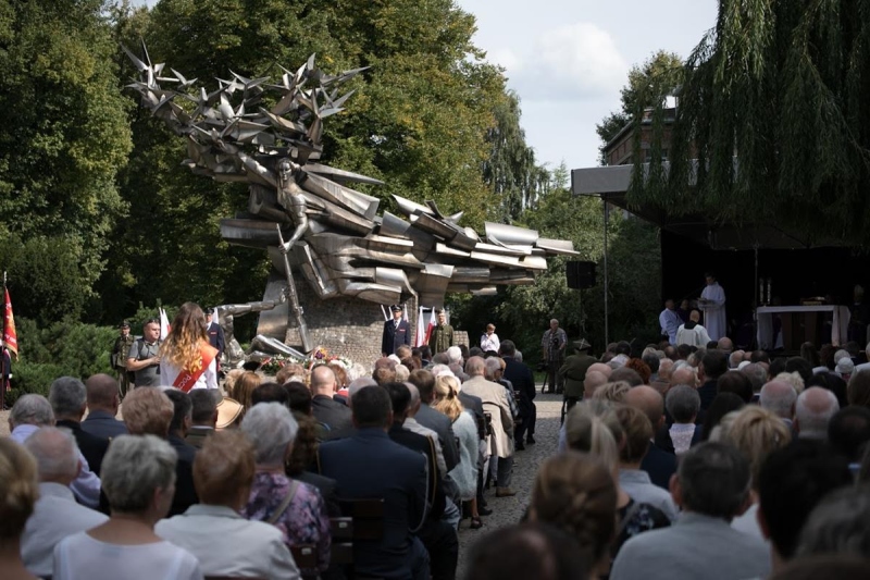 Dyrekcja Muzeum II Wojny Światowej w Gdańsku oddała hołd Poległym Pocztowcom