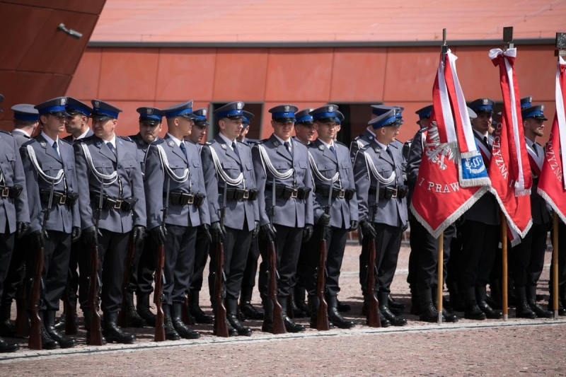 Uroczyste obchody Święta Policji na Placu przed Muzeum II Wojny Światowej w Gdańsku