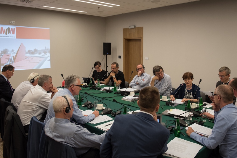 A resolution of the Advisory Board of the Museum of the Second World War 29 June 2016
