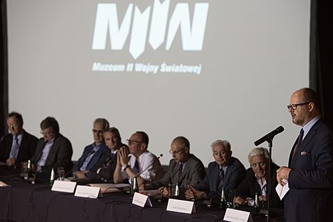 Konferencja prasowa w budynku powstającego Muzeum