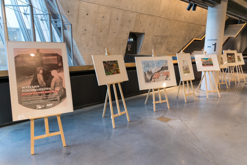 Wystawa pokonkursowa „Przerwane dzieciństwo. Wojna i dzieci”