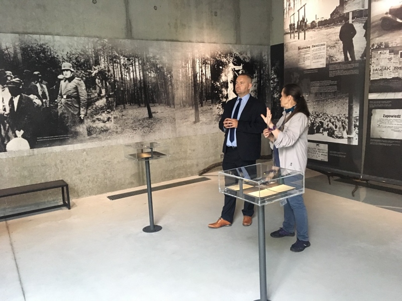 Dyrektor Muzeum oddał hołd ofiarom masowych egzekucji w Palmirach