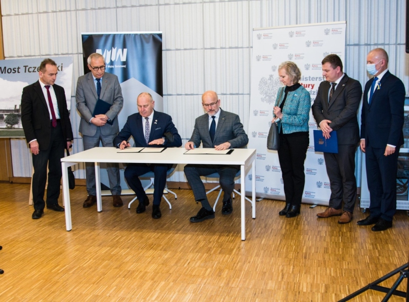 SIGNING OF THE AGREEMENT REGARDING THE ESTABLISHMENT OF THE BRANCH OF THE MUSEUM OF THE SECOND WORLD WAR IN GDANSK. BRANCH IN TCZEW