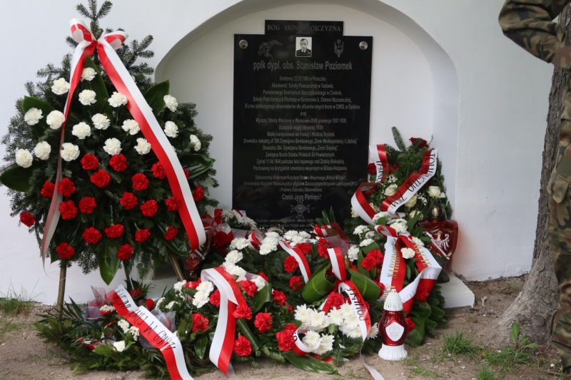 Odsłonięcie tablicy upamiętniającej podpułkownika Stanisława Poziomka w Tarłowie