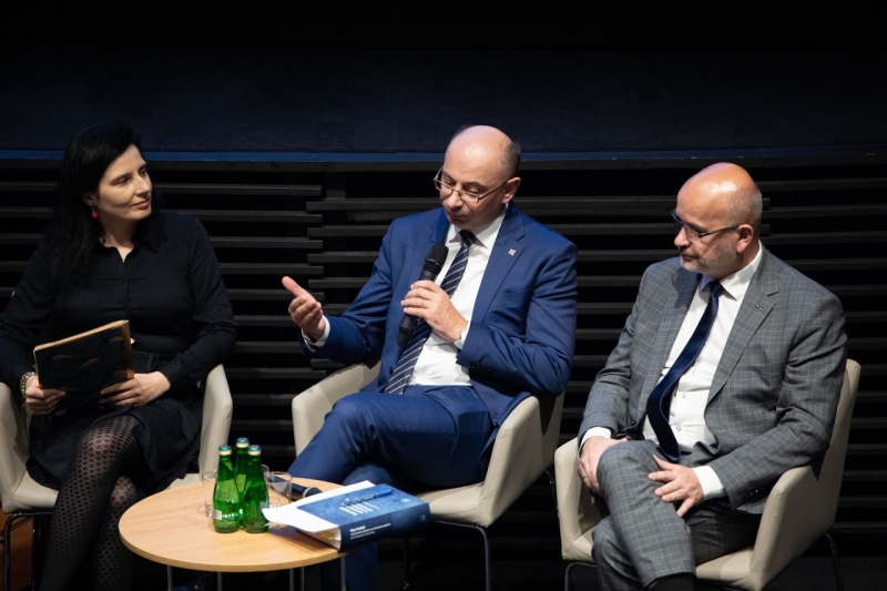 Cykl „Spotkania z historią” - w M2WŚ dyskutowano o książce "Stan badań nad pomocą Żydom na ziemiach polskich pod okupacją niemiecką”