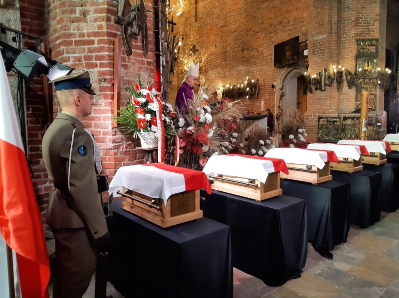 UROCZYSTOŚCI POGRZEBOWE OBROŃCÓW WESTERPLATTE