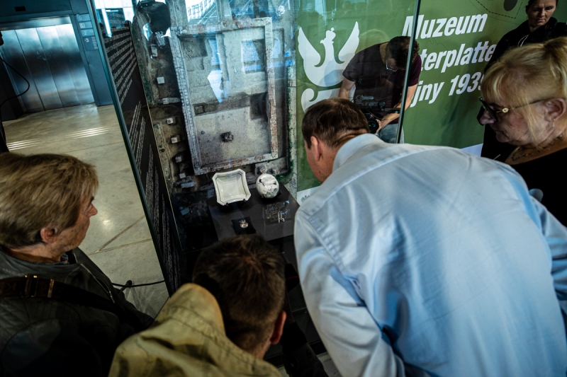 „Wejście w historię” - prezentacja eksponatów odnalezionych na Westerplatte w czasie badań archeologicznych w 2022 roku