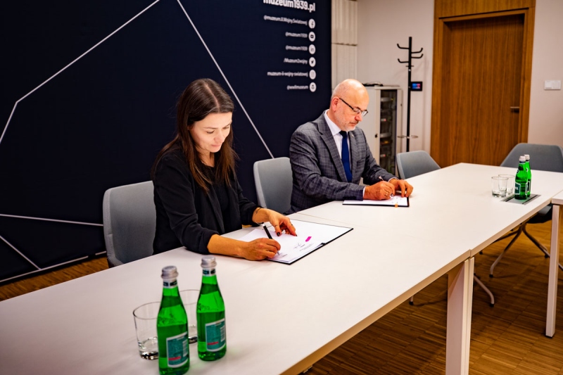 Podpisanie umowy z wykonawcą projektu wystawy w budynku dawnej elektrowni na terenie Westerplatte