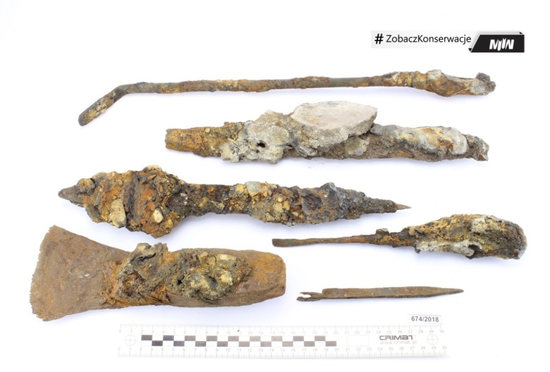 Cykl #ZobaczKonserwacjeMIIWŚ - narzędzia i przedmioty żelazne wydobyte na Westerplatte