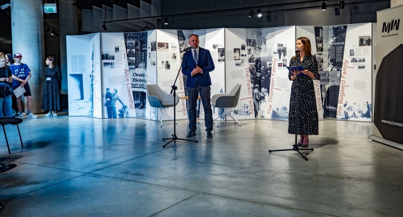 Relacja z finisażu wystawy "Między życiem a śmiercią"