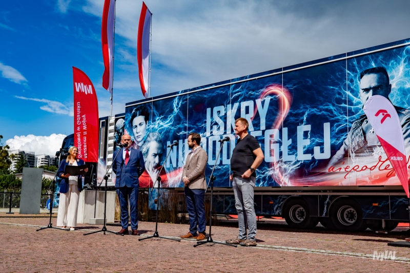 Inauguracja projektu "Iskry Niepodległej" w MIIWŚ