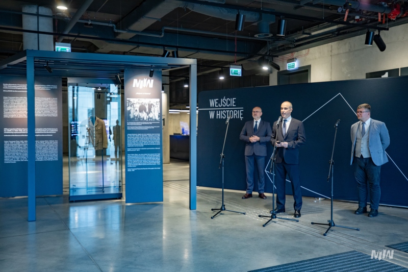 "Wejście w historię" - Kurtka oficerska księdza Franciszka Pluty