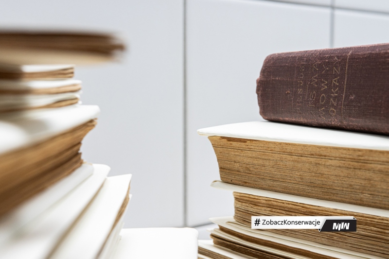 Cykl #ZobaczKonserwacjeMIIWŚ - książki przedwojenne i z okresu II Wojny Światowej