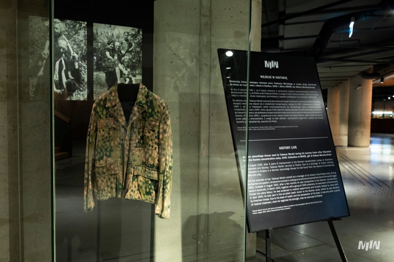 "Wejście w historię" - niemiecka bluza maskująca, używana przez Tadeusza Merskiego w czasie drogi powrotnej do domu po wyzwoleniu z obozu w Dachau